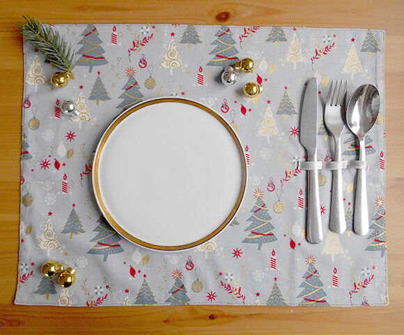 Tischset mit Besteckschlaufen