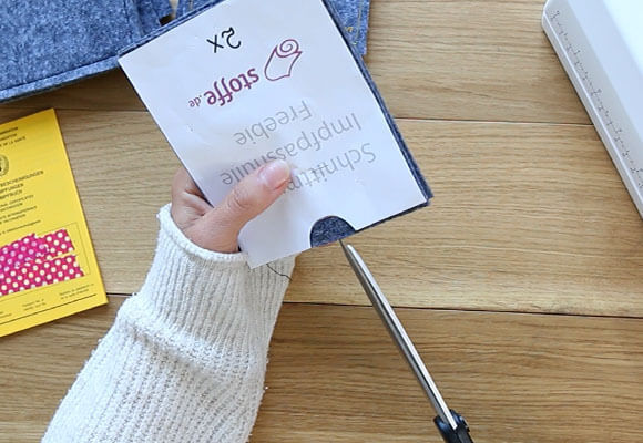 Klippa ut tummhålet